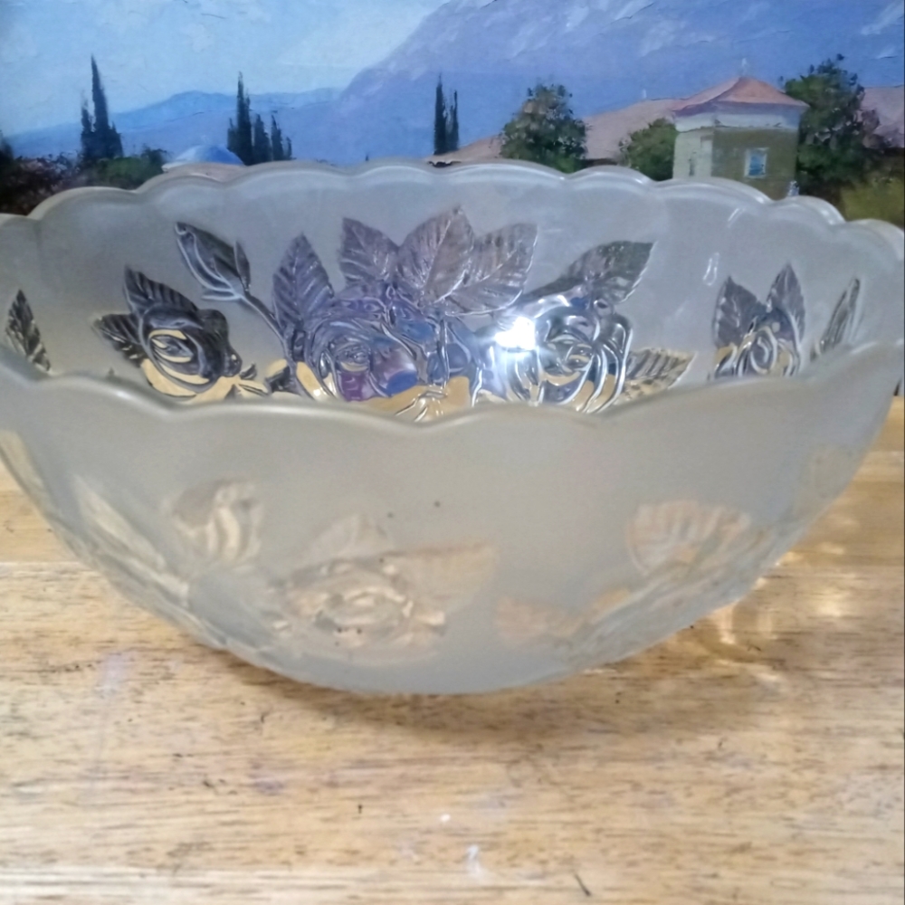 Laura Glass Frosted Rose Design Rim Serving Bowl Size 10.5"×5"🆕 NEW!